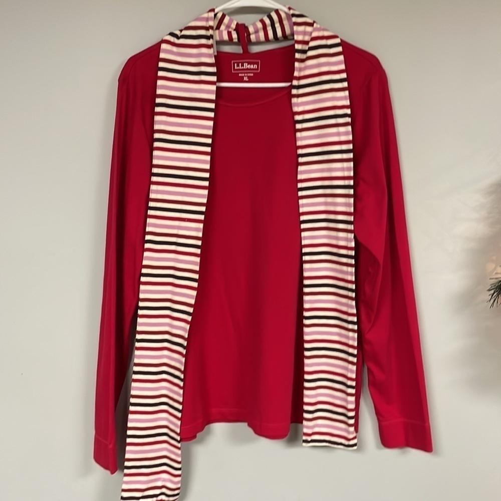 L.L Bean RED long sleeve cotton pullover tee with detachable striped scarf, XL
